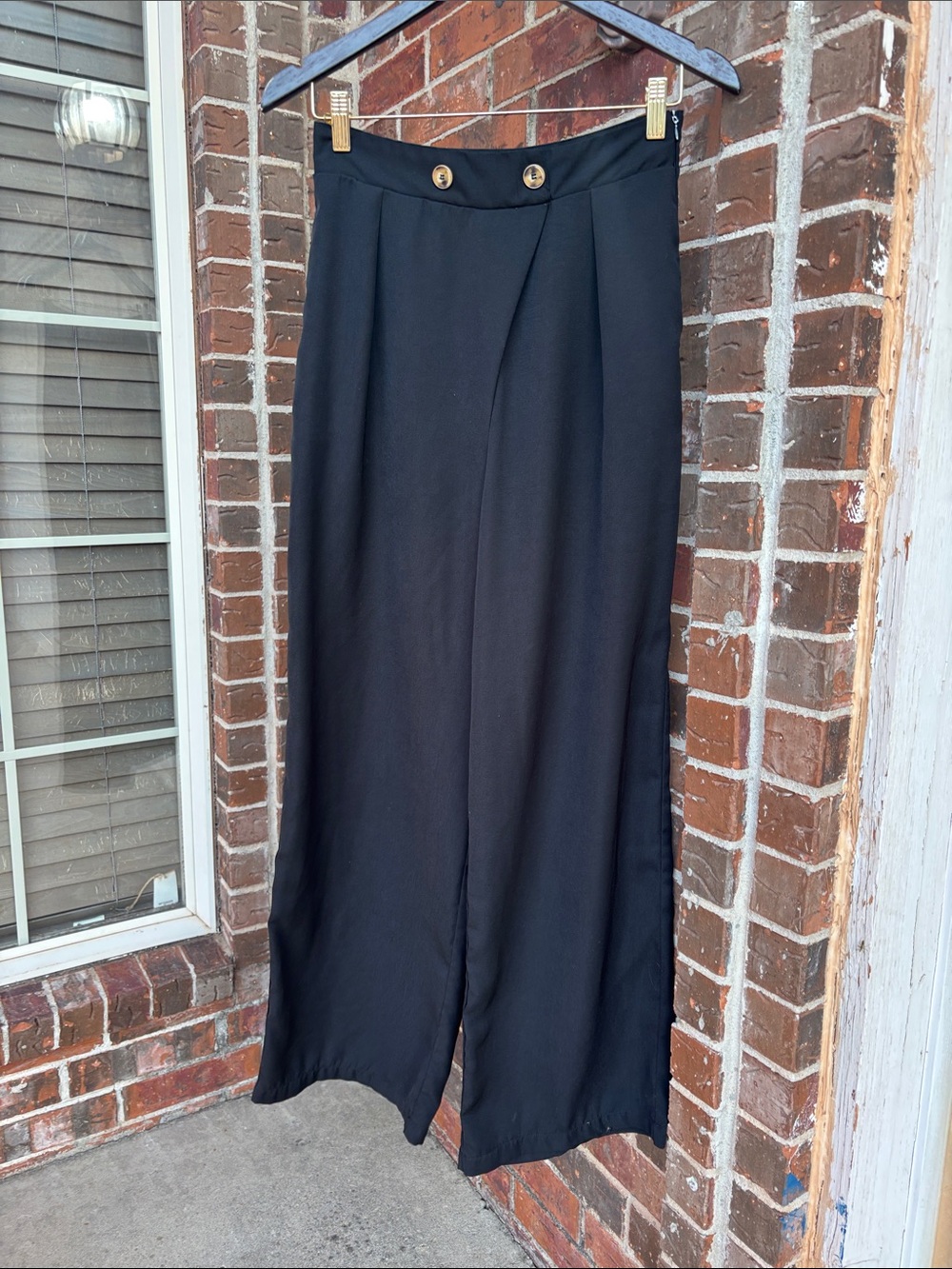Milk & honey wide leg black pants! Small